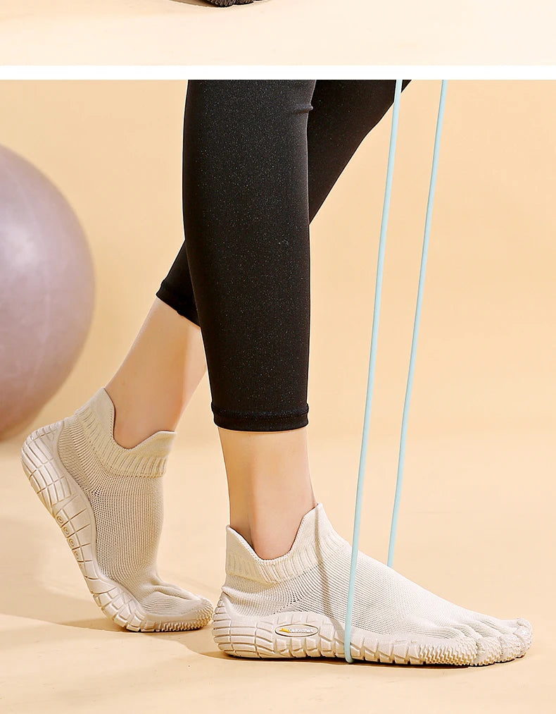 Five Finger Barefoot Shoes – Split Toe Minimalist Outdoor & Yoga Sneakers
